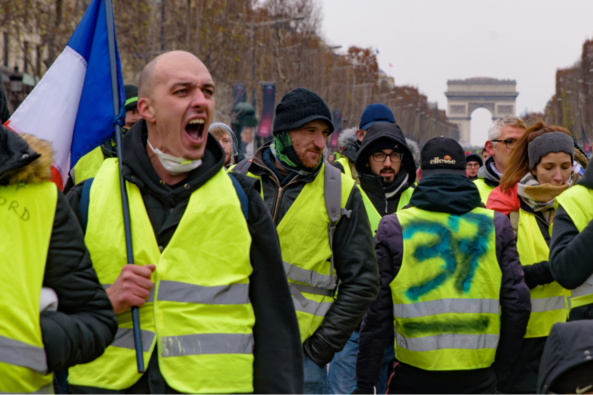 Die Gelbwestenbewegung in Frankreich provoziert die Frage, ob sich liberale Demokratien eine ambitionierte Klimapolitik leisten können. Darüber schreiben für das zentrum Liberale Moderne Ottmar Edenhofer und Linus Mattauch